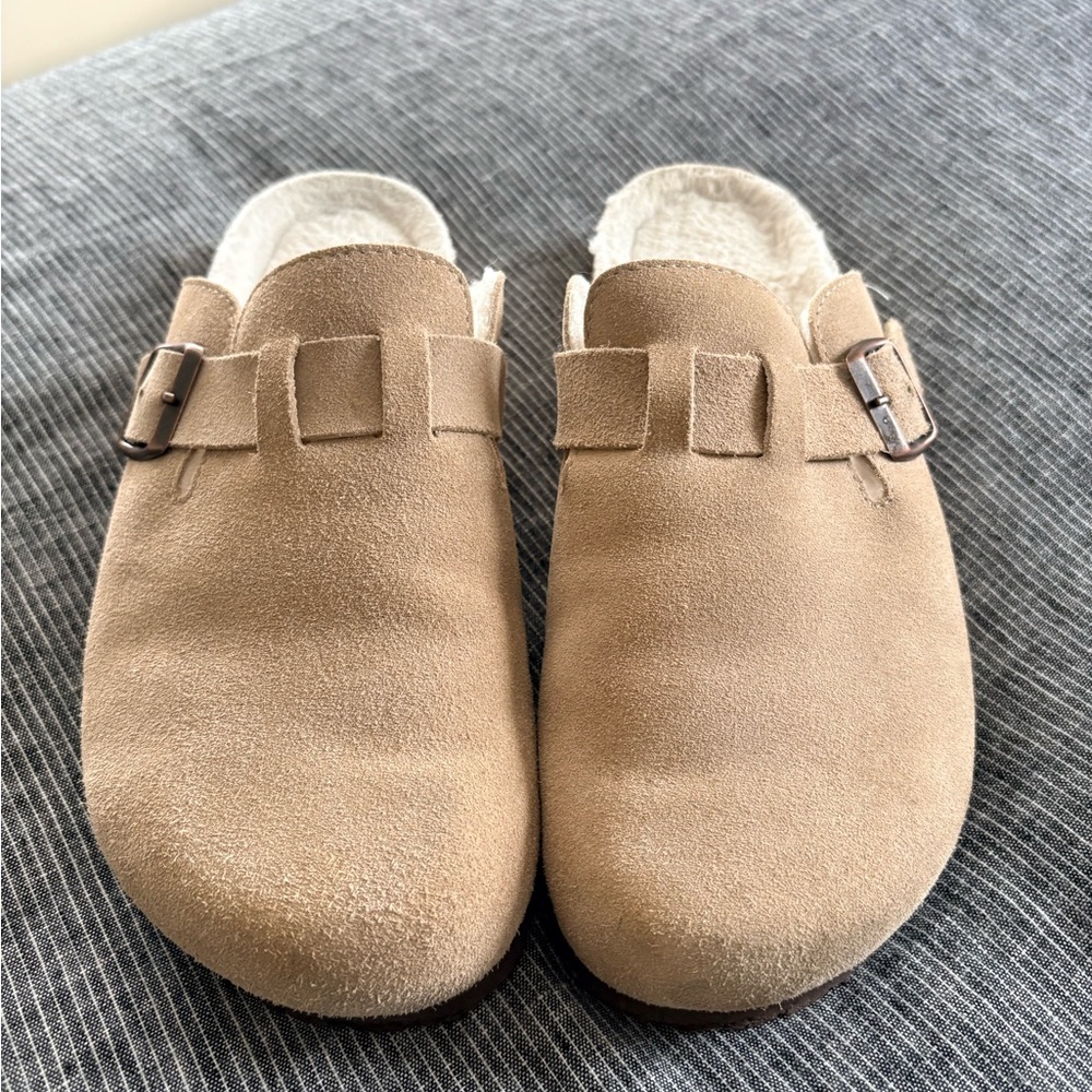 Cushionaire Clogs